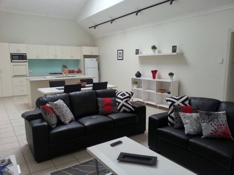 Studio One Accommodation - Tourism Canberra 0