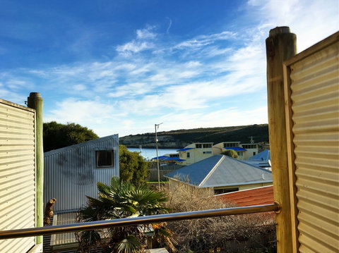 Waves Luxury Suites - Tourism Canberra 5