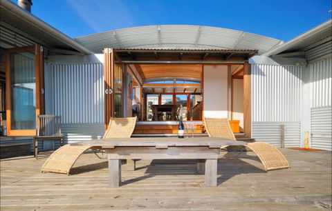 West End Beach House - Tourism Canberra 0