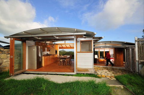 West End Beach House - Tourism Canberra 1
