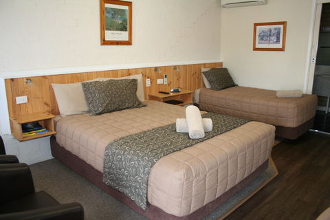 Winchester Motel Moree - Tourism Canberra 0
