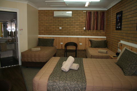 Winchester Motel Moree - Tourism Canberra 3
