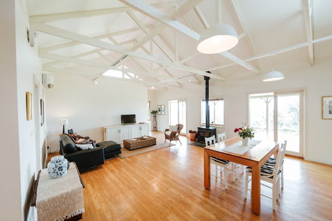 Yellow Dog Cottage - Tourism Canberra 4