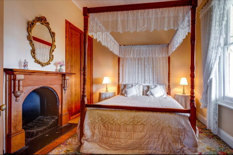 Abbey's Spa Cottage - Tourism Canberra 0