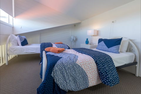 Bay Room Getaway - Tourism Canberra 4