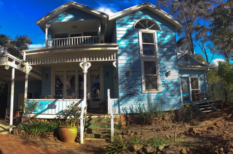 Blue Peace: Blue Mountains Home - Tourism Canberra 0