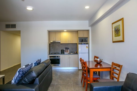 Boulevard On Beaumont Apartment Hotel - Tourism Canberra 1