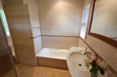 Brigalow Cottage - Tourism Canberra 6