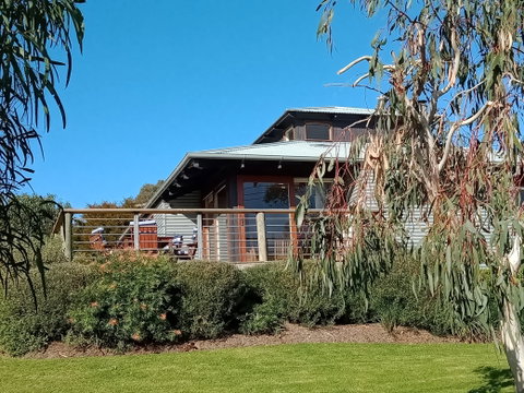 Butler's Bend Holiday Villa - Tourism Canberra 0