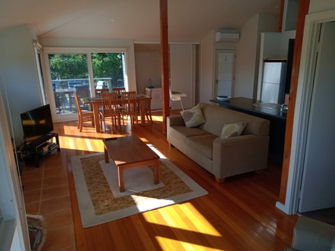 Butler's Bend Holiday Villa - Tourism Canberra 7