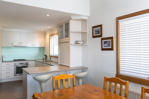 Cooroona Alpine Lodge - Tourism Canberra 8