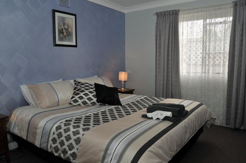 Ellenor Ivy Cottage - Tourism Canberra 0