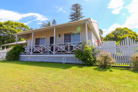 Embrace Cottage At Catherine Hill Bay - Tourism Canberra 0