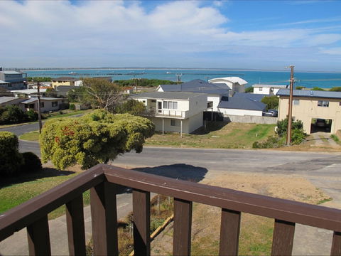 Foster Street Holiday Home - Tourism Canberra 0