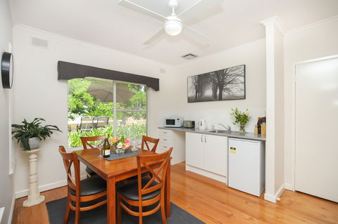 HAHNDORF LODGE - Tourism Canberra 5