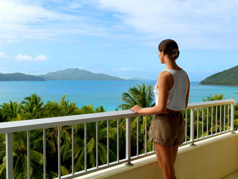 Hamilton Island Reef View Hotel - Tourism Canberra 0