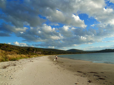 Harpers On The Beach - Tourism Canberra 0