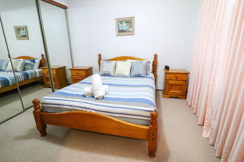 Kingfisher Lakehouse - Tourism Canberra 2