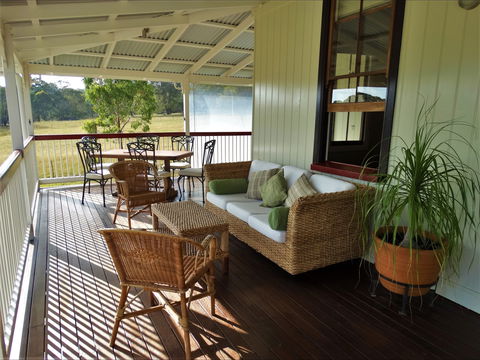 Loughmore House And Cottage - Tourism Canberra 1