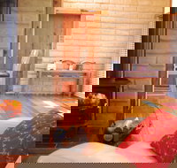 Lyrebird Cottages - Tourism Canberra