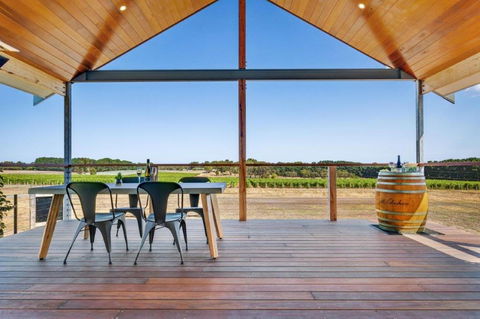 McGlashan Estate Luxury Eco Villas - Tourism Canberra 0