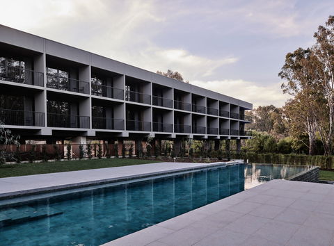 Mitchelton Hotel - Tourism Canberra 7