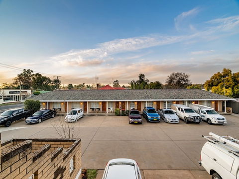 Motel Mandalay - Tourism Canberra 2