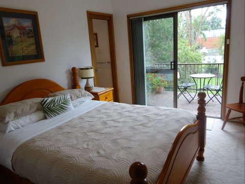 Peaceful Palms Bed And Breakfast - Tourism Canberra 1