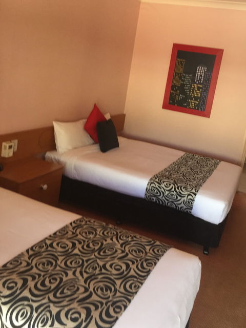 Philadelphia Motor Inn - Tourism Canberra 8