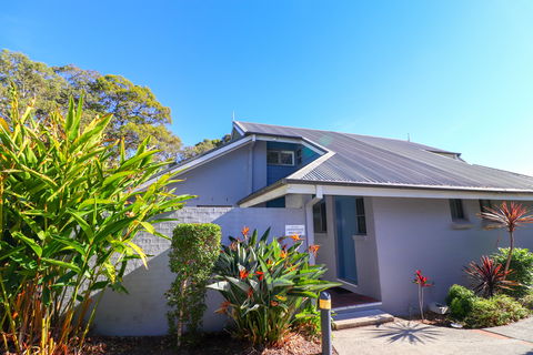 Plover Deluxe Villa 25 - Tourism Canberra 0