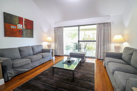 Plover Deluxe Villa 25 - Tourism Canberra 6