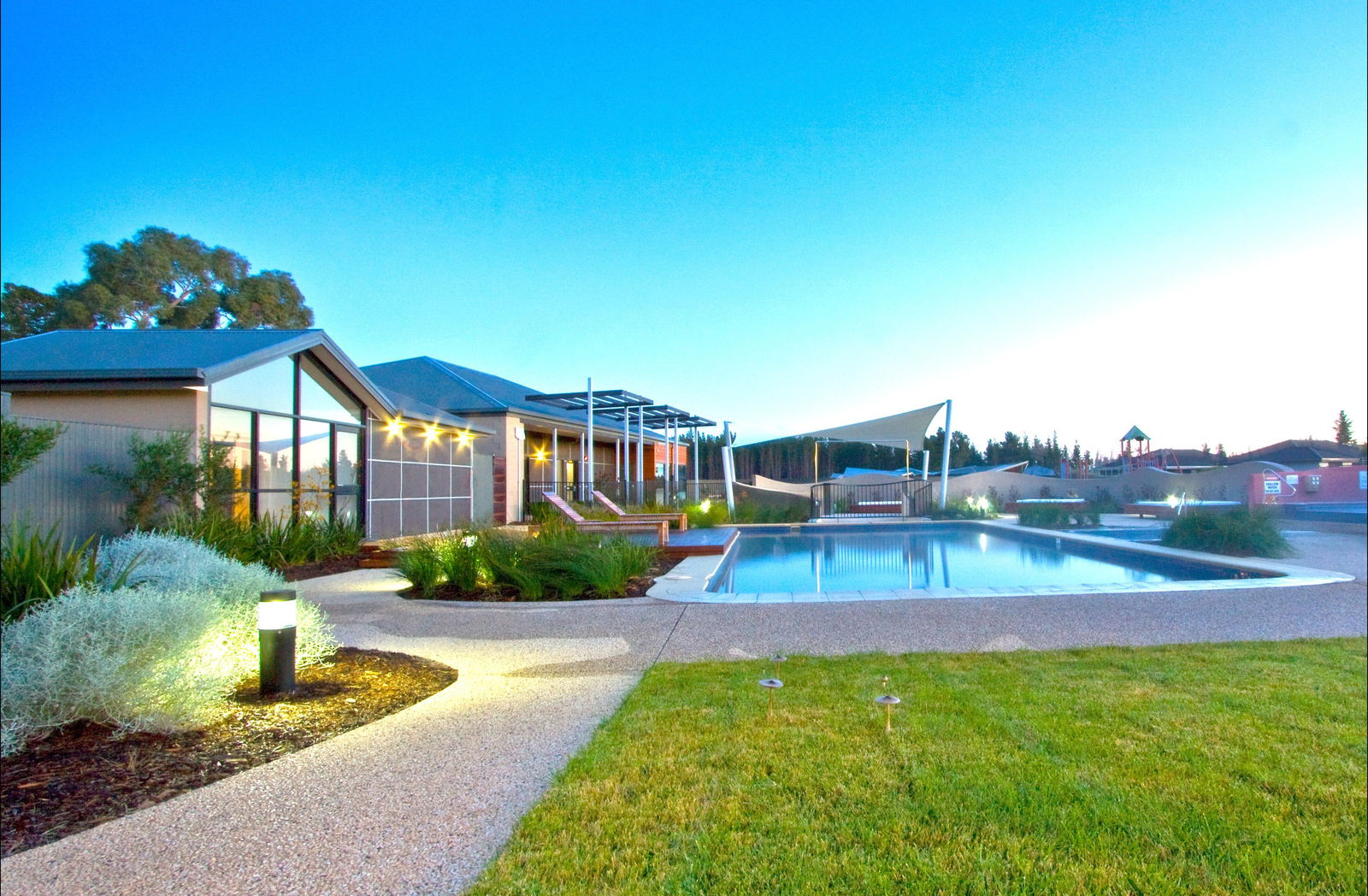  Tourism Canberra