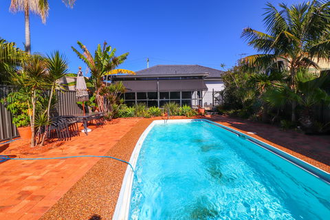 Seabreeze At Blacksmiths - Tourism Canberra 0
