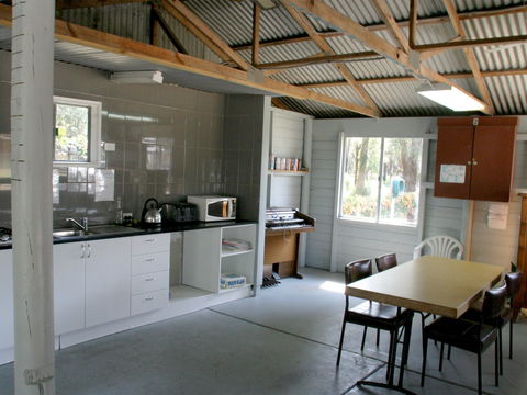 Tall Timbers Caravan Park - Tourism Canberra 4