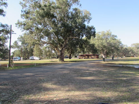 Victory Park Caravan Park - Tourism Canberra 0