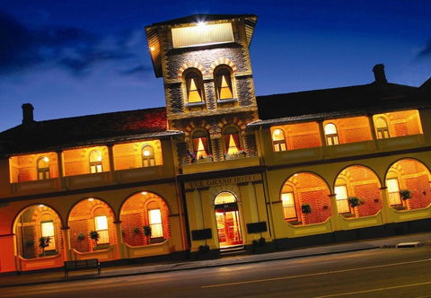 Vue Grand Hotel - Tourism Canberra 0