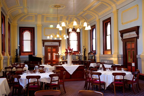 Vue Grand Hotel - Tourism Canberra 1