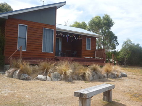 Yakkalla Holiday Cottage - Tourism Canberra 0