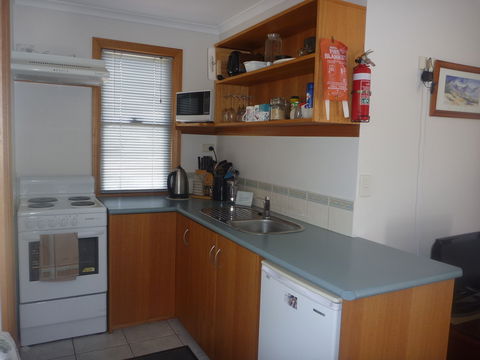 Yakkalla Holiday Cottage - Tourism Canberra 4