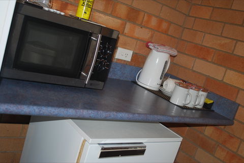 Abajaz Motor Inn - Tourism Canberra 2