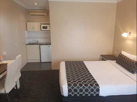 Acacia Motel Griffith - Tourism Canberra 1