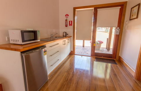 Adelaide Hills, Birdwood Motel - Tourism Canberra 2
