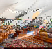 Aquila Retreat Eco Mansion - Tourism Canberra