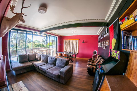 Bairnsdale Workers Accommodation - Tourism Canberra 0