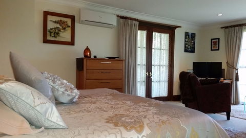 Bellbird Cottage Bed And Breakfast - Tourism Canberra 0
