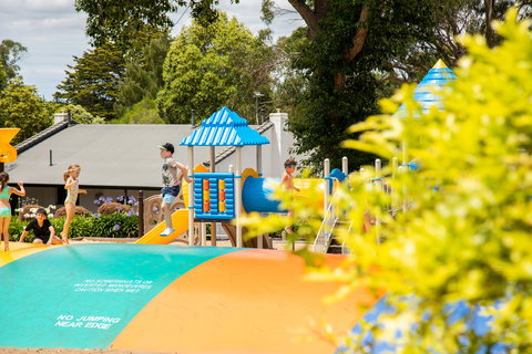 Blue Lake Holiday Park - Tourism Canberra 1