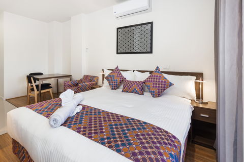 City Edge Dandenong Apartment Hotel - Tourism Canberra 1