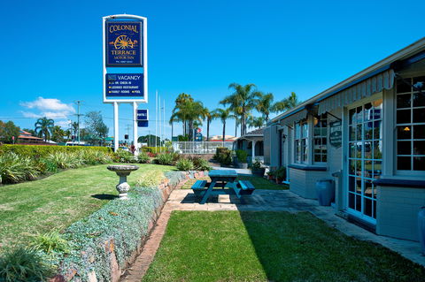 Colonial Terrace Motor Inn And Terrace Brasserie - Tourism Canberra 0