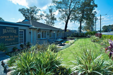Colonial Terrace Motor Inn And Terrace Brasserie - Tourism Canberra 2