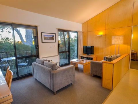 Cradle Mountain Wilderness Village - Tourism Canberra 1